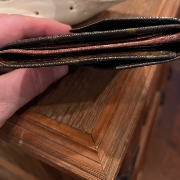 Louis Vuitton Vintage 1991 Compact Wallet EUC - Picture 5 of 16